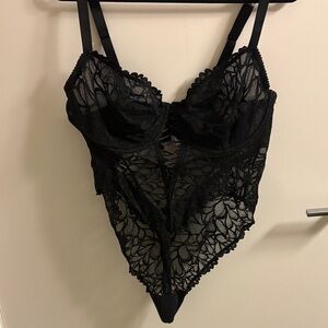 Chic Black Lace Chemise